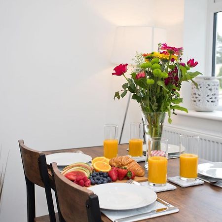 The Bearded Goat Den - A Rural Retreat At This Modern Holiday Cottage Saint Leonards Bagian luar foto