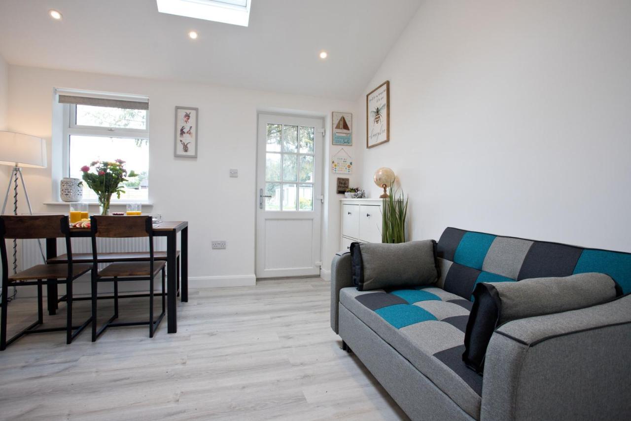 The Bearded Goat Den - A Rural Retreat At This Modern Holiday Cottage Saint Leonards Bagian luar foto